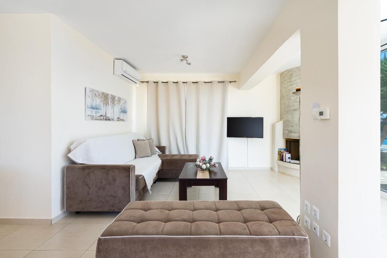 Apartment House M.a.s.s. Sitia (Crete)